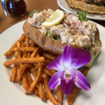 Guieb Cafe - New American Near Me - Honolulu, Hawaii