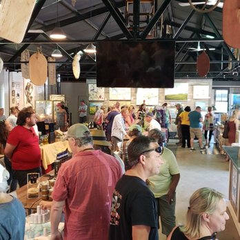 Pearl Market - a large group of people shopping - Farmers Market Near Me - Cape Charles, Virginia Pearl Market - a large group of people shopping - Farmers Market Near Me - Cape Charles, Virginia