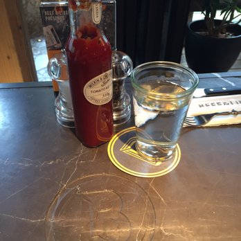 Beef & Liberty - Check out the "B" engraved on the table! Such awesome details. - Burgers Near Me - Hong Kong, HK