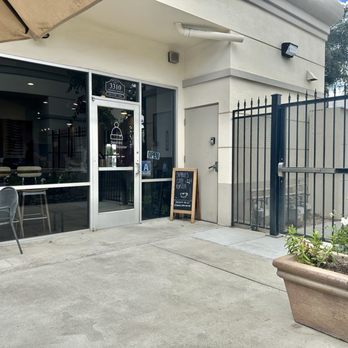 Beanies Coffee Roaster - My band, Blue Mirror, played on this Patio (Valentien) - Coffee Roasteries Near Me - Bakersfield, California Beanies Coffee Roaster - My band, Blue Mirror, played on this Patio (Valentien) - Coffee Roasteries Near Me - Bakersfield, California