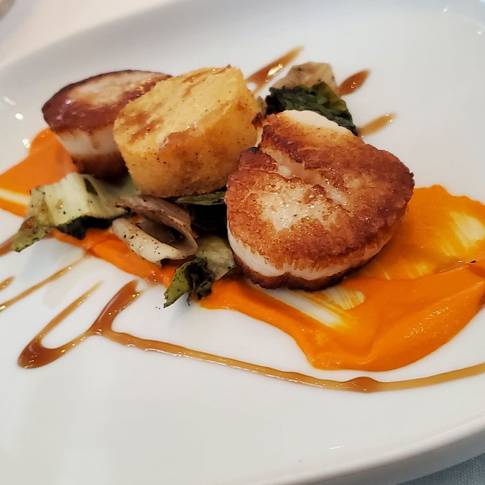 Bacchus - A Bartolotta Restaurant - Scallops and crispy polenta - New American Near Me - Milwaukee, Wisconsin