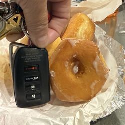 I been eating creamy donut few year. First time I see that small I ask but she ignores me. Quality getting worse.