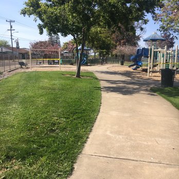 Floresta Park - Parks Near Me - San Leandro, California