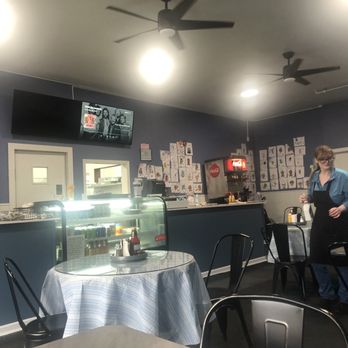 Elise’s Eatery - Burgers Near Me - Crescent City, California