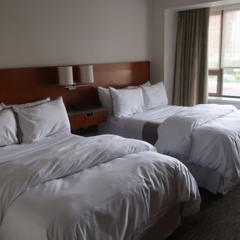 The Westin Calgary - Standard room with two beds. - Hotels Near Me - Calgary, Alberta