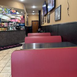 Salvatore's Old Fashioned Pizzeria - Seating area