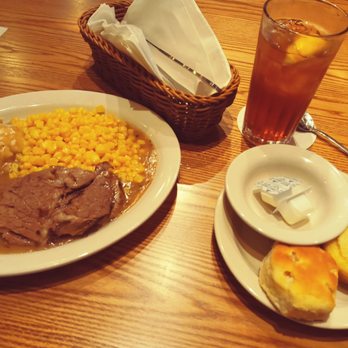 Cracker Barrel Old Country Store - Late lunch - American Near Me - Ocala, Florida