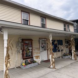 Golden Hammer Tattoo Studios - Front of the shop