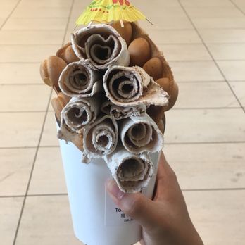 Toast Delight - Original waffle with Ferrero rocher rolled ice cream - Desserts Near Me - Markham, Ontario