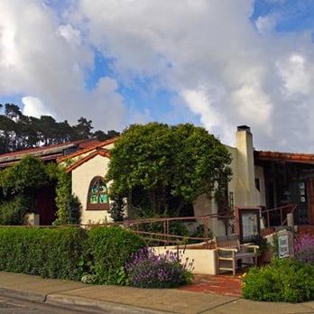 Robins Restaurant - Front View - New American Near Me - Cambria, California