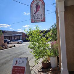 Salsa Saint - Outside