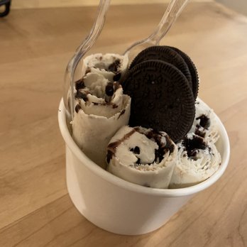 Rolled Cold Creamery - Peanut butter cup flavored ice cream with fudge and Oreo on top - Ice Cream & Frozen Yogurt Near Me - Lancaster, Pennsylvania