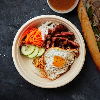 Banh Mi Express - Grilled garlic Pork Rice Bowl from Banh Mi Express London Ontario - Vietnamese Near Me - London, Ontario
