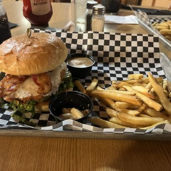 The Back Burner Restaurant - Chicken bacon sando - American Near Me - Brownfield, Maine The Back Burner Restaurant - Chicken bacon sando - American Near Me - Brownfield, Maine