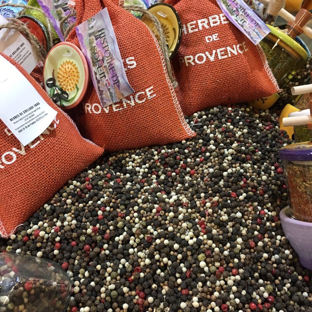 Marche des Halles - Farmers Market Near Me - Avignon, 84 Marche des Halles - Farmers Market Near Me - Avignon, 84
