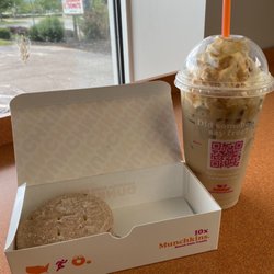 Dunkin' - Pumpkin spice doughnut and pumpkin spice latte size Medium