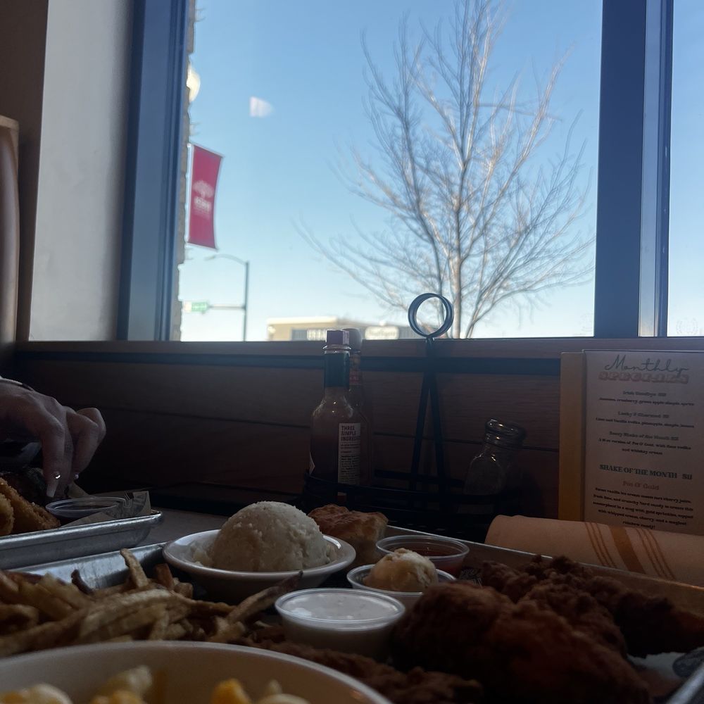 Mad Eats - Full Picnic Basket - Desserts Near Me - Owasso, Oklahoma Mad Eats - Full Picnic Basket - Desserts Near Me - Owasso, Oklahoma