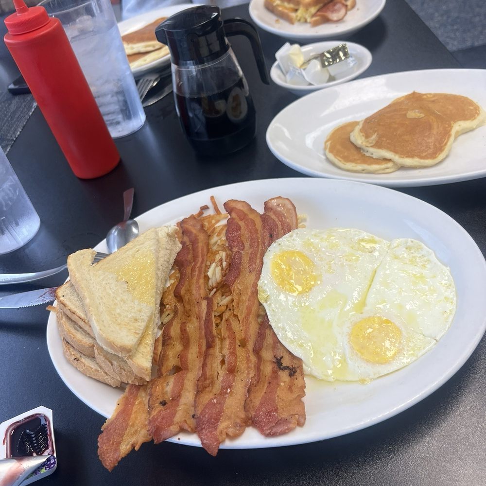 Diners Breakfast with a side of silver dollar pancakes Diners Breakfast with a side of silver dollar pancakes
