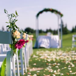 LuluLove Events - Ceremony floral set up