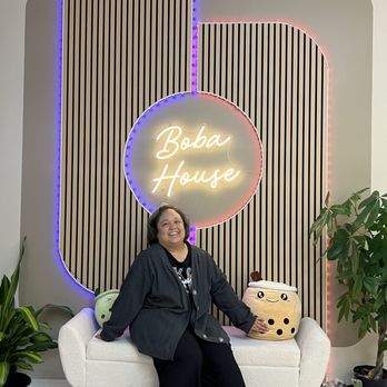 Boba House - Nice decor comfortable seating! - Bubble Tea Near Me - Wentzville, Missouri