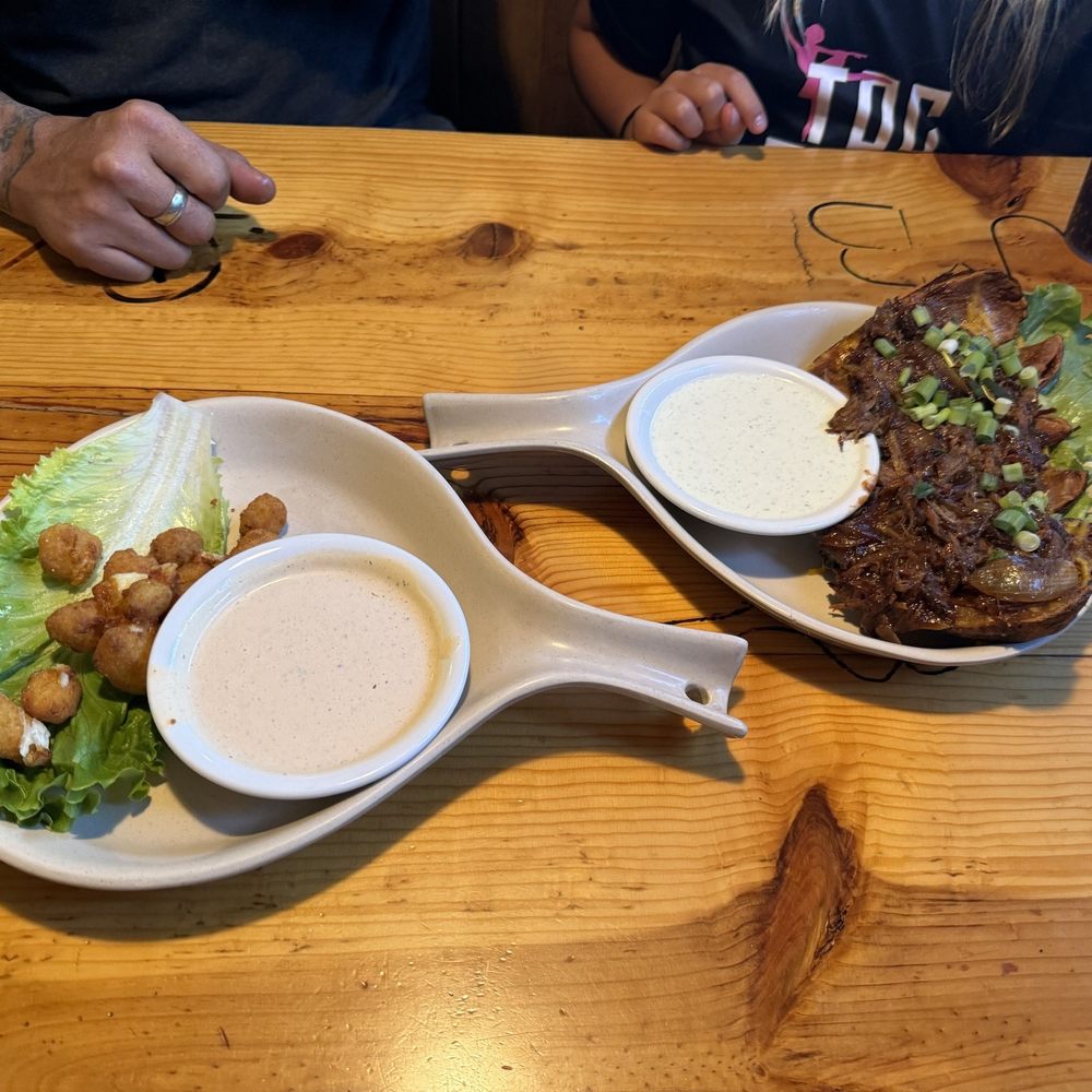 Descanso Junction Restaurant - Appetizers were yummy - American Near Me - Descanso, California