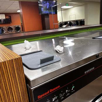 Clean King Laundry - Laundromat Near Me - Los Angeles, California