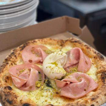 Pizza Secret - Burrata pizza - Pizza Near Me - Brooklyn, New York Pizza Secret - Burrata pizza - Pizza Near Me - Brooklyn, New York