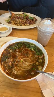 Pho Le by null