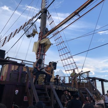 Pirate Show Cancún - Live band - Performing Arts Near Me - Cancún, ROO Pirate Show Cancún - Live band - Performing Arts Near Me - Cancún, ROO