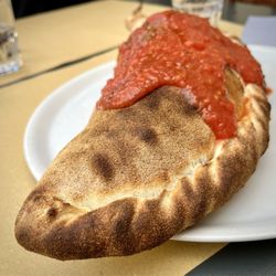 Il Cavaliere Errante - Calzone with ham, pepperoni and sausage