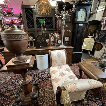 Daviddi Antiques - Antiques Near Me - Farmington Hills, Michigan Daviddi Antiques - Antiques Near Me - Farmington Hills, Michigan