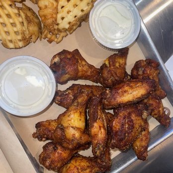 Hoots Wings by Hooters - Smoked Lemon pepper - Chicken Wings Near Me - Pasadena, California Hoots Wings by Hooters - Smoked Lemon pepper - Chicken Wings Near Me - Pasadena, California