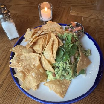 Bella Union - Chips & guac - Bars Near Me - New York, New York