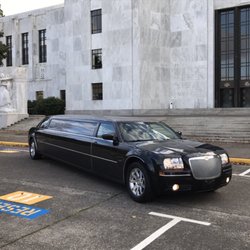 Infinity Limo Tours - Chrysler 300 limousine - 10 passenger