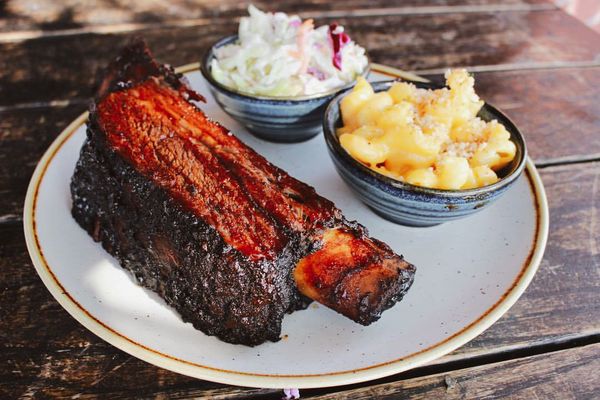 Gus's BBQ by null