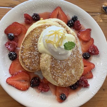 Cream Pot - Mixed berry soufflé pancakes - Breakfast & Brunch Near Me - Honolulu, Hawaii Cream Pot - Mixed berry soufflé pancakes - Breakfast & Brunch Near Me - Honolulu, Hawaii