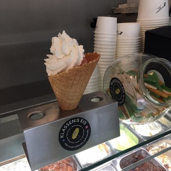 Klassens Eis - Nougat   Mango   whipped cream - Ice Cream & Frozen Yogurt Near Me - Berlin, BE