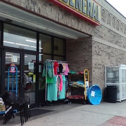 Dollar General - Outside's not so bad, somewhat neat, but the inside is far from tidy.
