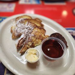 Neighborhood Cafe - French Taost w/ turkey sausage
