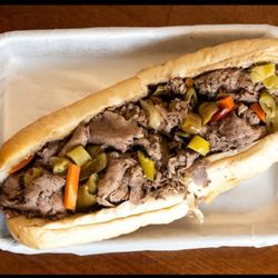 Fratelli’s Delicatessen - DA' BEEF
House-made Italian beef with a side of au jus. served with hot or mild giardiniera on an Italian hero. (PRO TIP: add mozzarella)