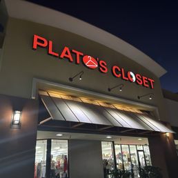 Exterior photo of Plato's Closet - Phoenix, Arizona Exterior photo of Plato's Closet - Phoenix, Arizona