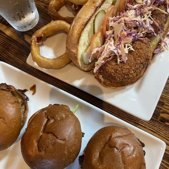 Hana Koa Brewing - Breweries Near Me - Honolulu, Hawaii