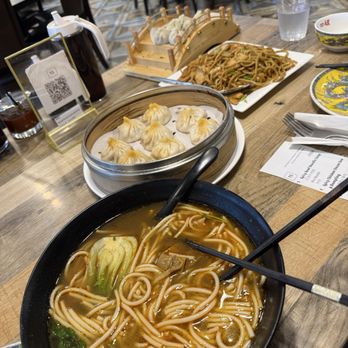 四姐 Special Noodle - Brisket rice noodles, chicken chow mein, spicy chicken soup dumpling, pan fried pork buns. - Dim Sum Near Me - Austin, Texas 四姐 Special Noodle - Brisket rice noodles, chicken chow mein, spicy chicken soup dumpling, pan fried pork buns. - Dim Sum Near Me - Austin, Texas