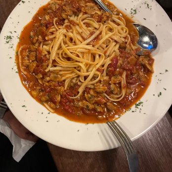 Giovanni's Pizzeria & Kitchen - Linguini clam sauce - Pizza Near Me - Orlando, Florida Giovanni's Pizzeria & Kitchen - Linguini clam sauce - Pizza Near Me - Orlando, Florida