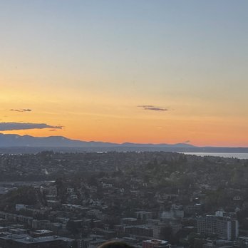 Space Needle - Views.. - Landmarks & Historical Buildings Near Me - Seattle, Washington