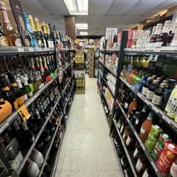 Hollymain Liquor - All the drinks!
