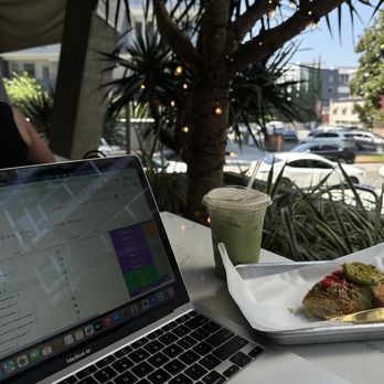 Love You Latte - Rose Matcha, Pistachio Croissant - Breakfast & Brunch Near Me - Glendale, California