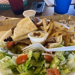 Yummmmmm!!! Gyros plate!!!! Yummmmmm!!! Gyros plate!!!!