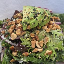 Kale crispy quinoa salad