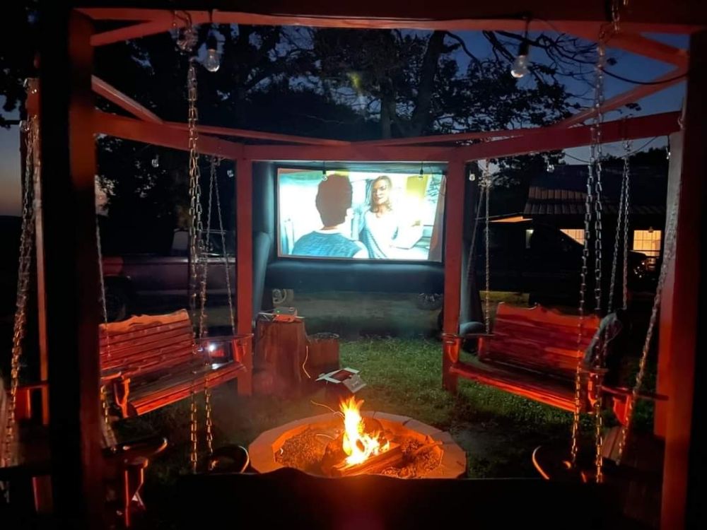 LAKE FORT SMITH FRONTIER LODGE 12043 Barnes Lp, Mountainburg